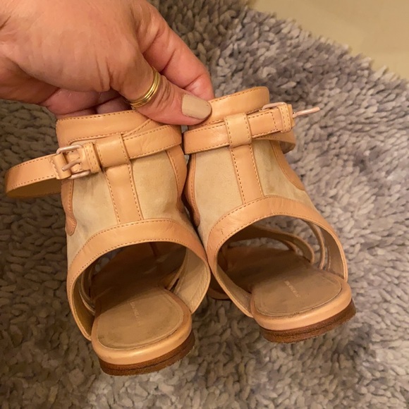 Balenciaga - Picture 8 of 11